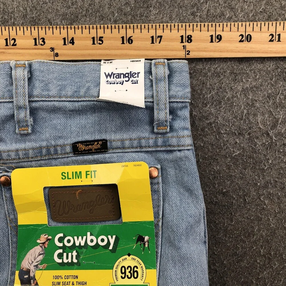 Wrangler Jeans Mens 36x34 Blue Light Wash Slim Straight Denim Cowboy Cut 936
